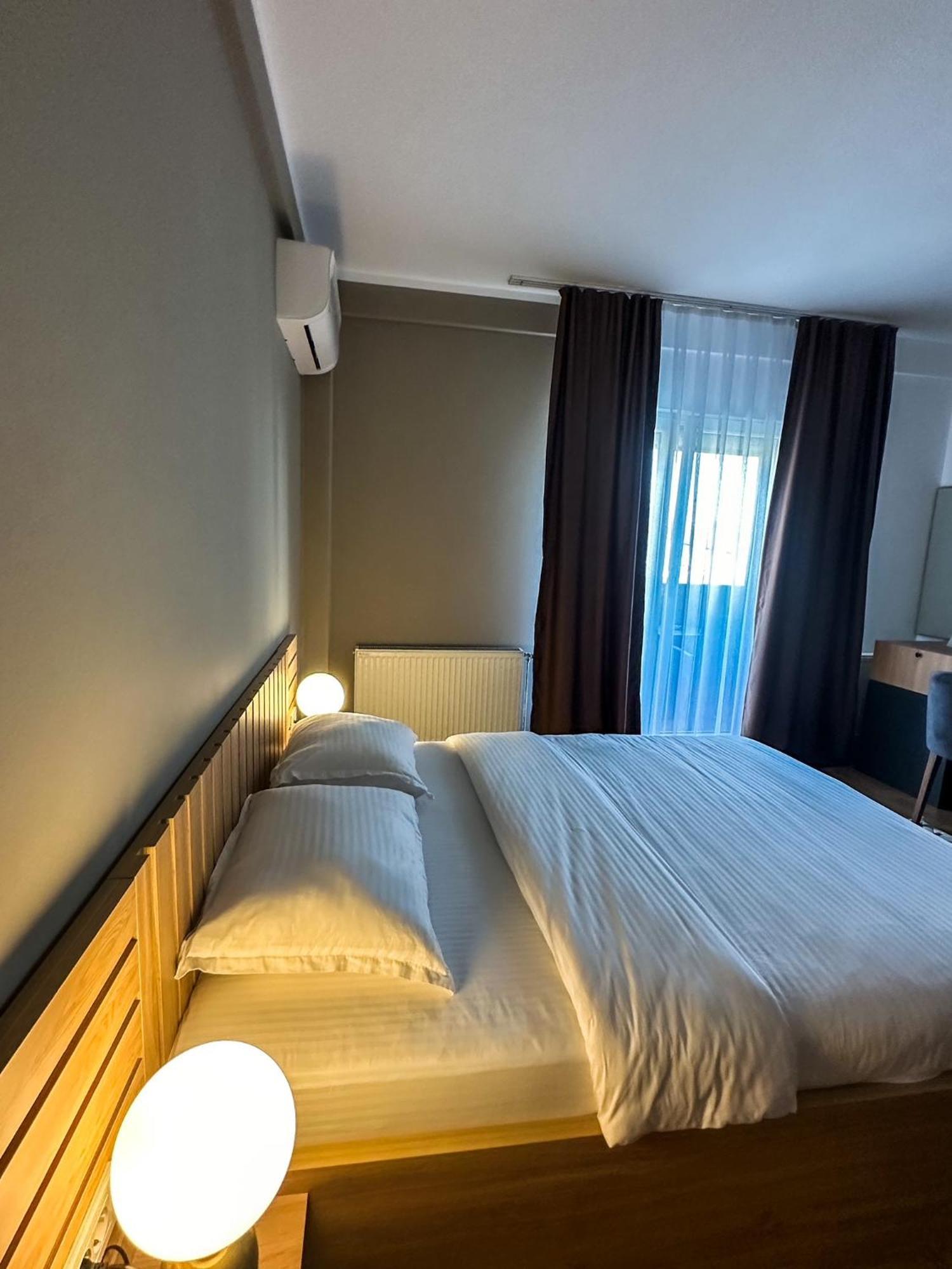 Grand Apartments Prishtina Prishtinë Ngoại thất bức ảnh
