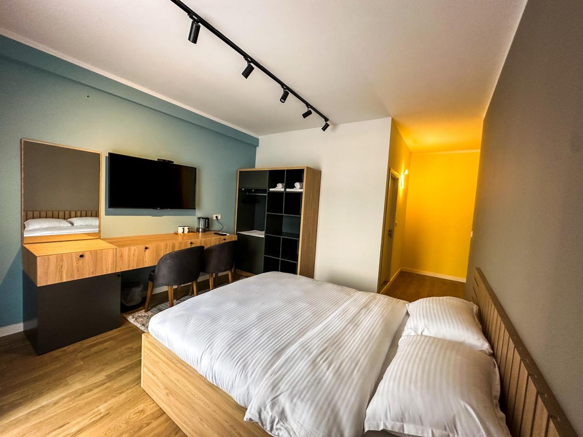 Grand Apartments Prishtina Prishtinë Ngoại thất bức ảnh