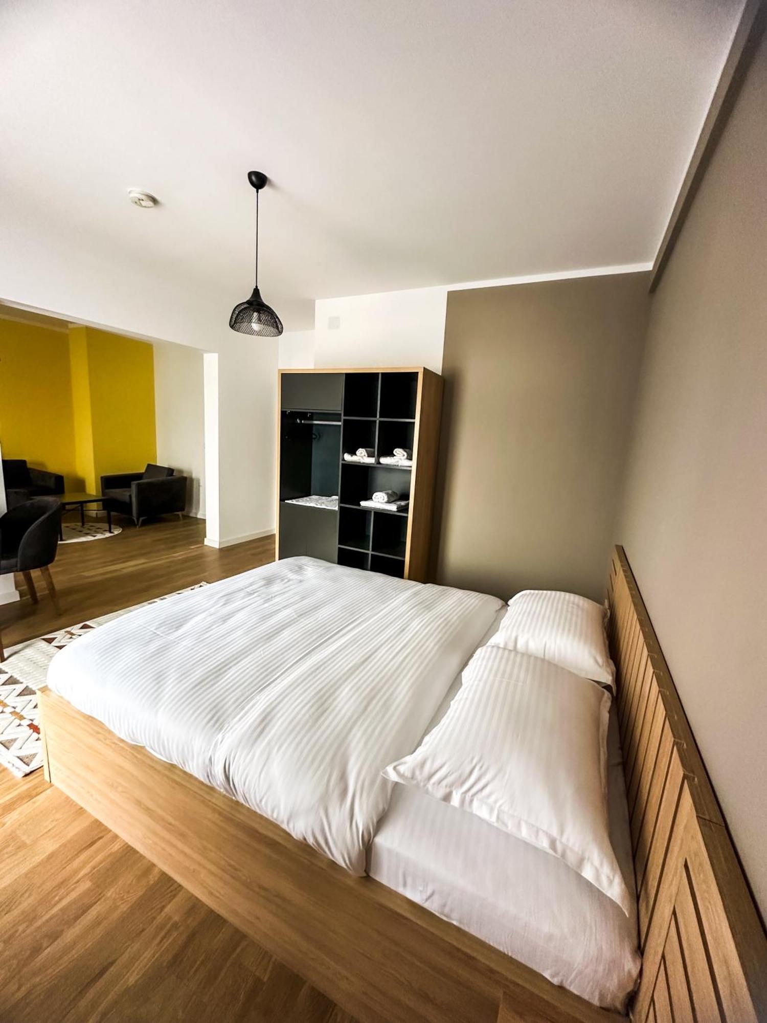 Grand Apartments Prishtina Prishtinë Ngoại thất bức ảnh